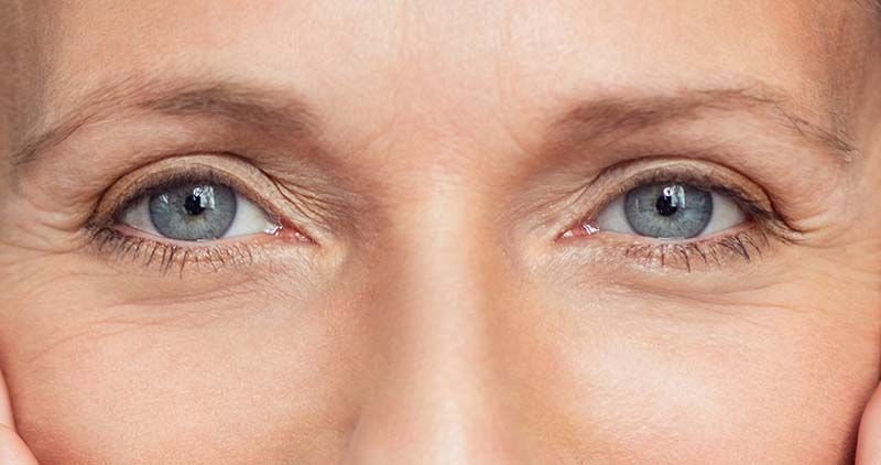 Mejor contorno de ojos 50 años