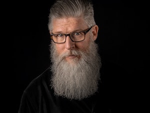 como alisar barba
